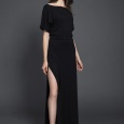  Czarna długa suknia z rozporkiem